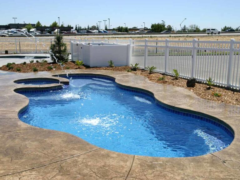 laguna-deluxe-fiberglass-pool-07-1024x768